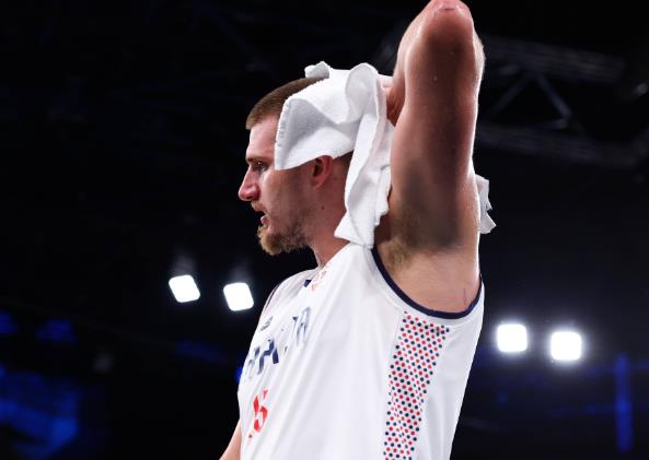 塞尔维亚运动员连入三球 塞尔维亚运动员连入三球