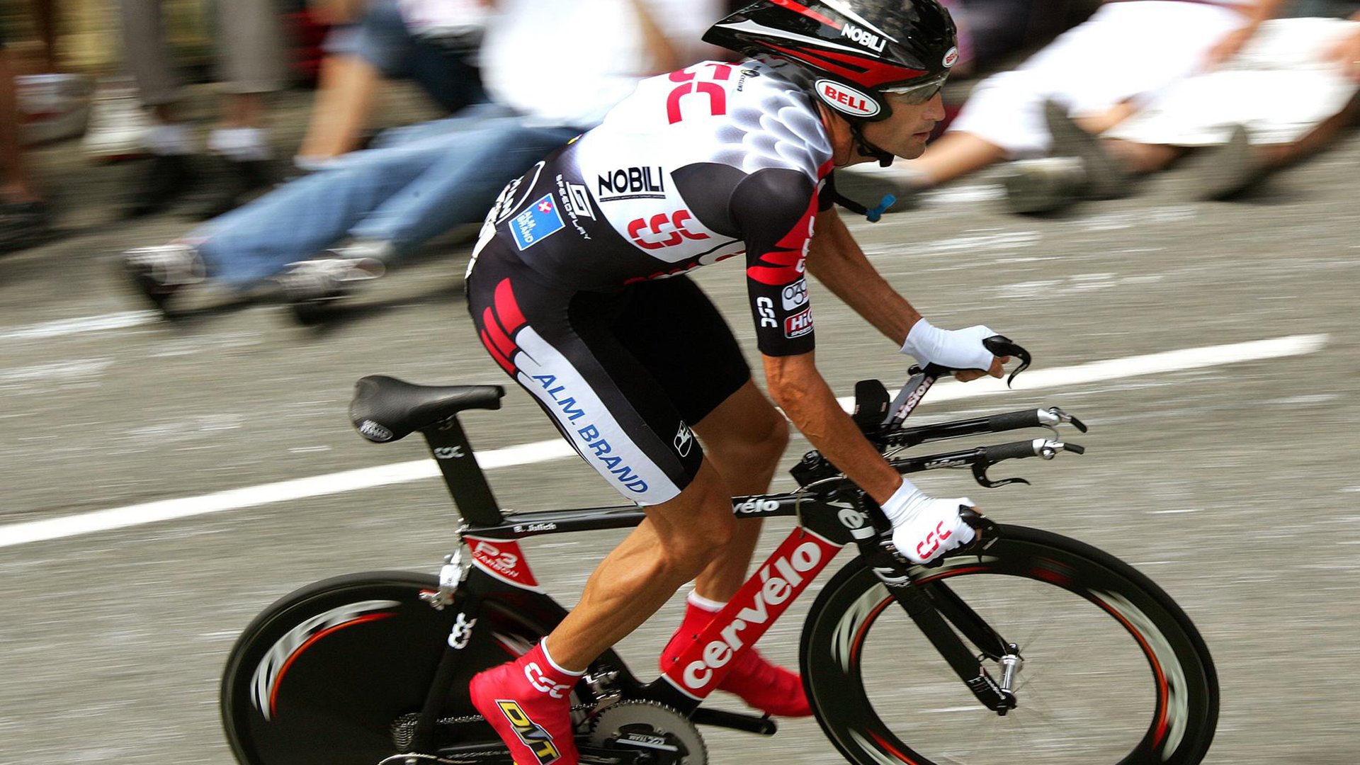 布伦森一手掌控比赛走势，公牛铁蹄踏平快船