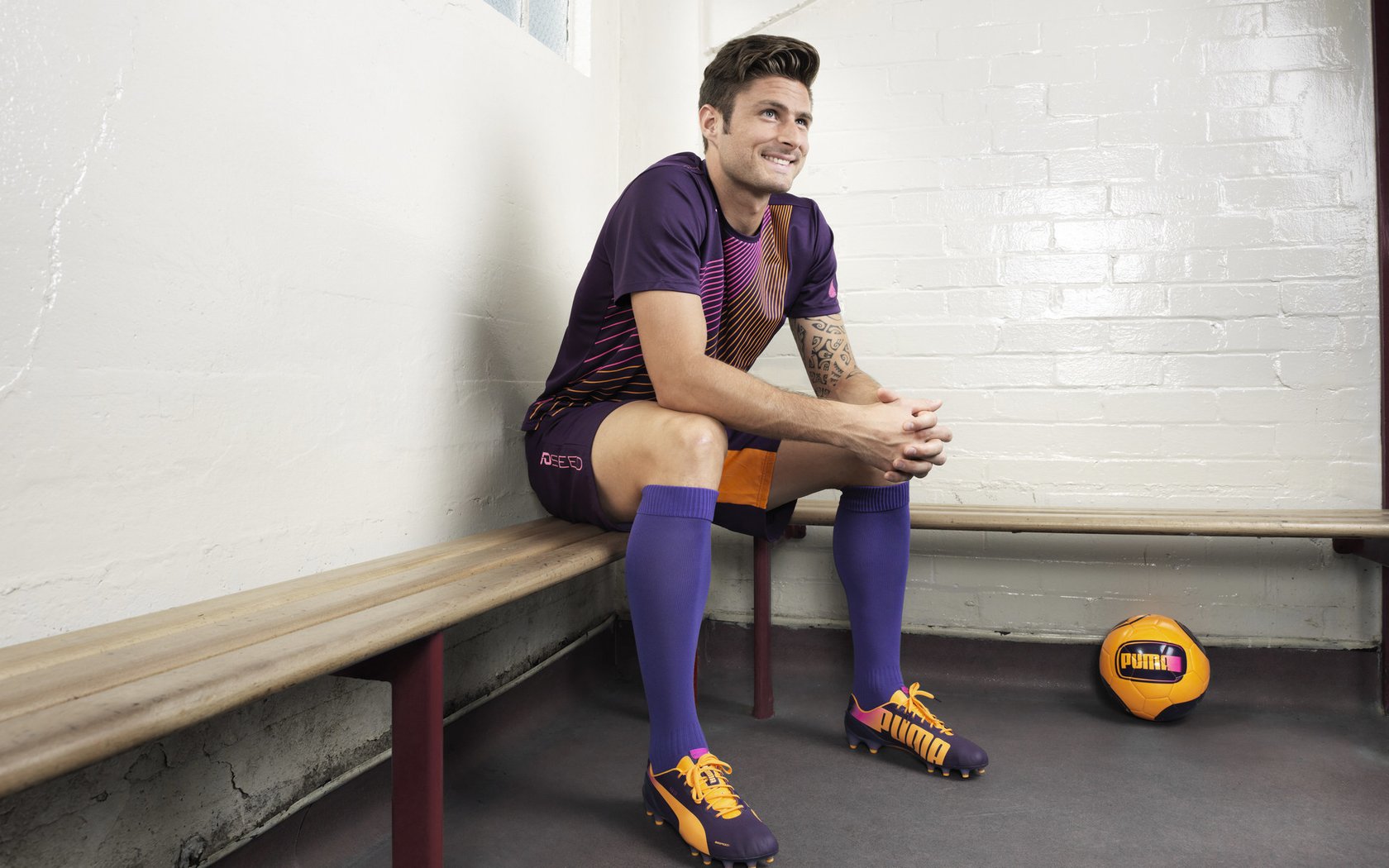 开云体育app-绿茵场与硬木地，当西甲德比遇见CBA决胜局—体育之夜的激情交响